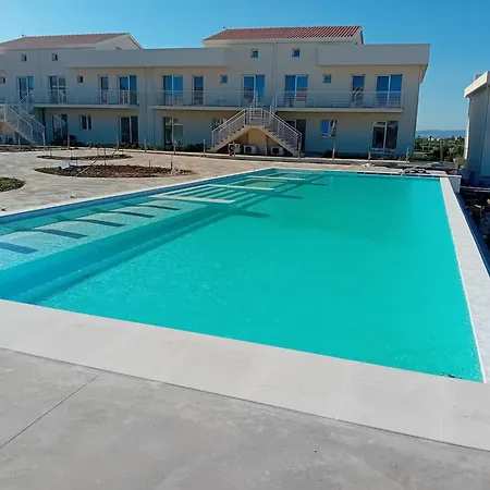 Marzagem - Casa Nuova Con Piscine 別荘